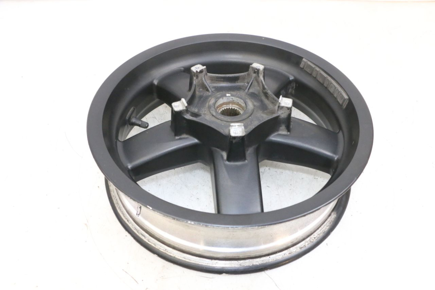 photo de REAR WHEEL RIM PIAGGIO XEVO - X EVO 125 (2007 - 2017) - Focus on structure
