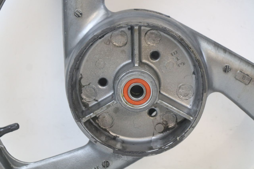 photo de REAR RIM YAMAHA XJS DIVERSION 600 (1997 - 1999) - Technical close-up