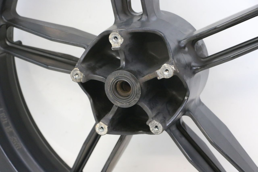 photo de REAR RIM YAMAHA TZR 50 (2008 - 2016) - Distinctive features