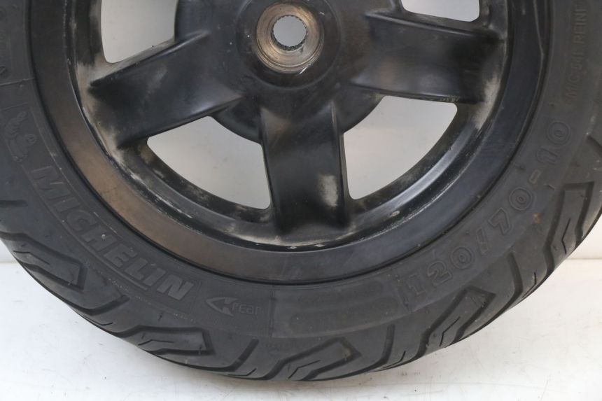 photo de REAR WHEEL RIM PIAGGIO ZIP 4T 50 (2018 - 2020) - Zoom on usage condition