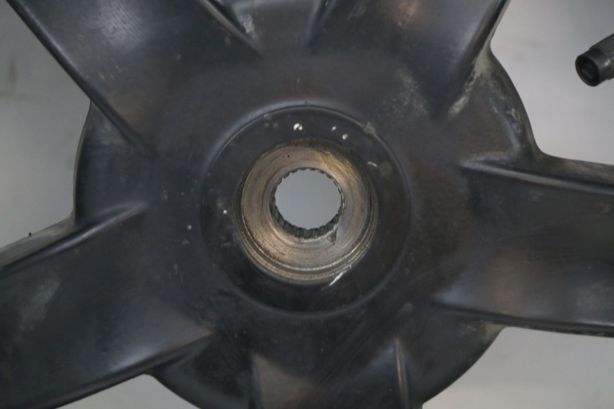 photo de REAR WHEEL RIM PIAGGIO ZIP 4T 50 (2018 - 2020) - Alternative perspective