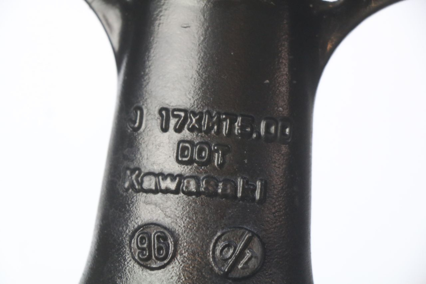 photo de REAR WHEEL RIM KAWASAKI ZX-6R ZX6R 600 (1995 - 1997) - Technical close-up