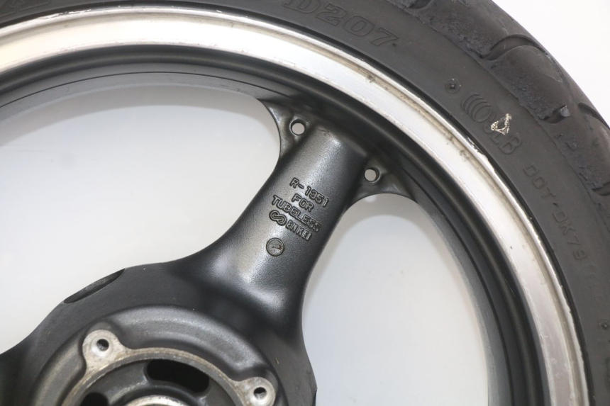 photo de REAR WHEEL RIM KAWASAKI ZX-6R ZX6R 600 (1995 - 1997) - Distinctive features