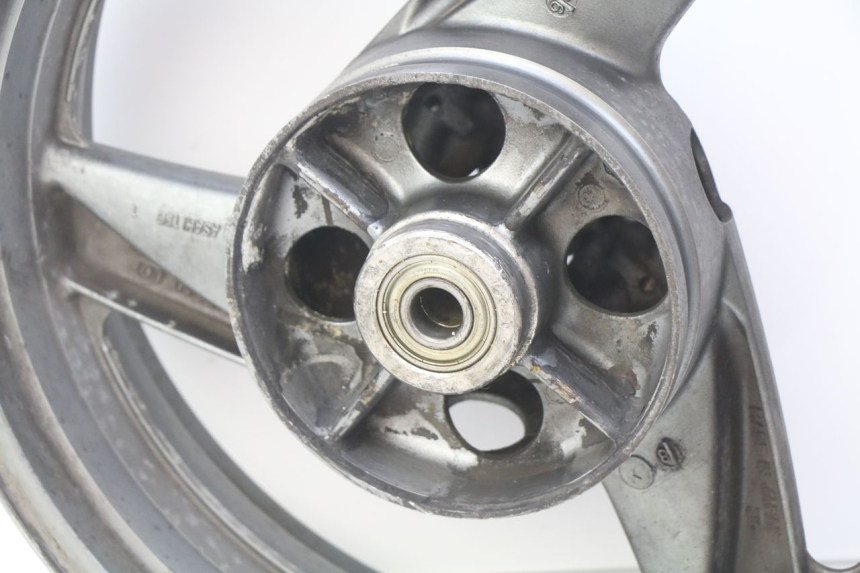 photo de REAR WHEEL RIM KAWASAKI ZZR 600 (1995 - 2004) - Fixing points details