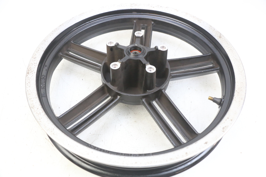 photo de FRONT WHEEL RIM KYMCO AGILITY 16+ 4T 50 (2018 - 2023) - Zoom on usage condition