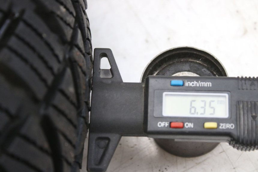 photo de FRONT WHEEL RIM KYMCO AGILITY 4T 50 (2005 - 2018) - High-resolution close-up