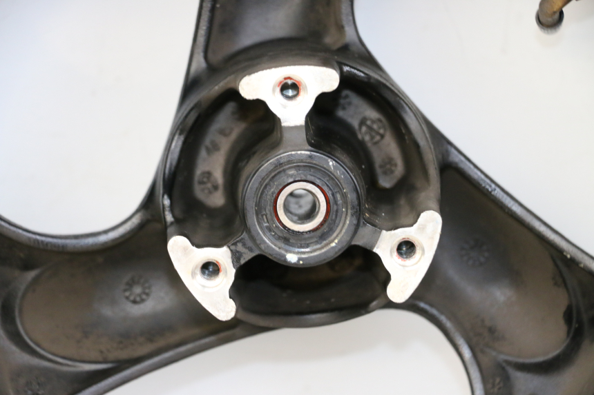 photo de FRONT WHEEL RIM KYMCO AGILITY 4T 50 (2018 - 2022) - Technical close-up