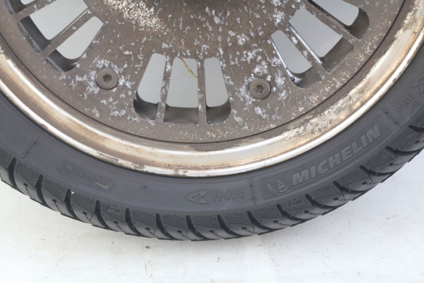 photo de FRONT WHEEL ECCITY ARTELEC 670 1 (2013 - 2017) - Fixing points details