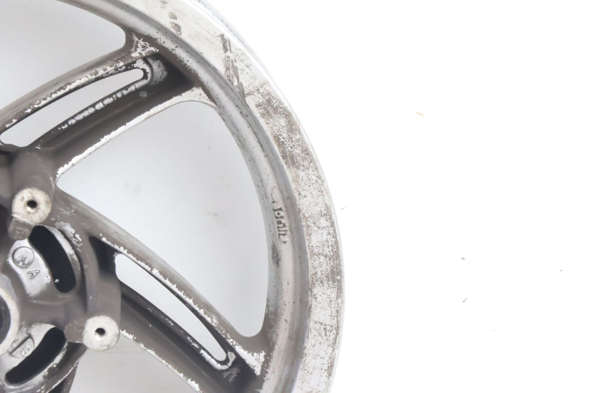 photo de FRONT RIM APRILIA ATLANTIC S 125 (2010 - 2013) - High-resolution close-up