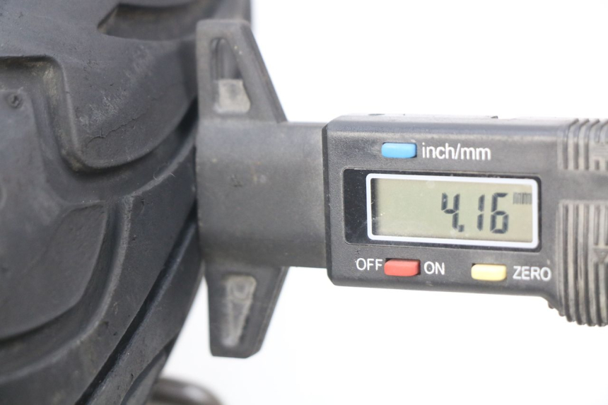 photo de FRONT WHEEL RIM TAOTAO BEATBOX 2 50 (2005 - 2017) - Zoom on usage condition