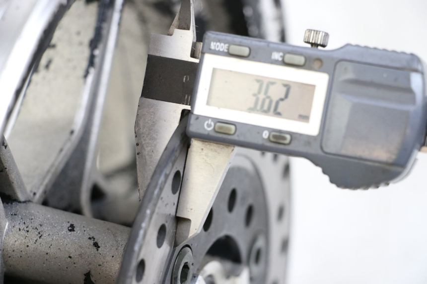 photo de FRONT RIM TNT MOTOR BOSTON 4T 50 (2018 - 2025) - Zoom on usage condition