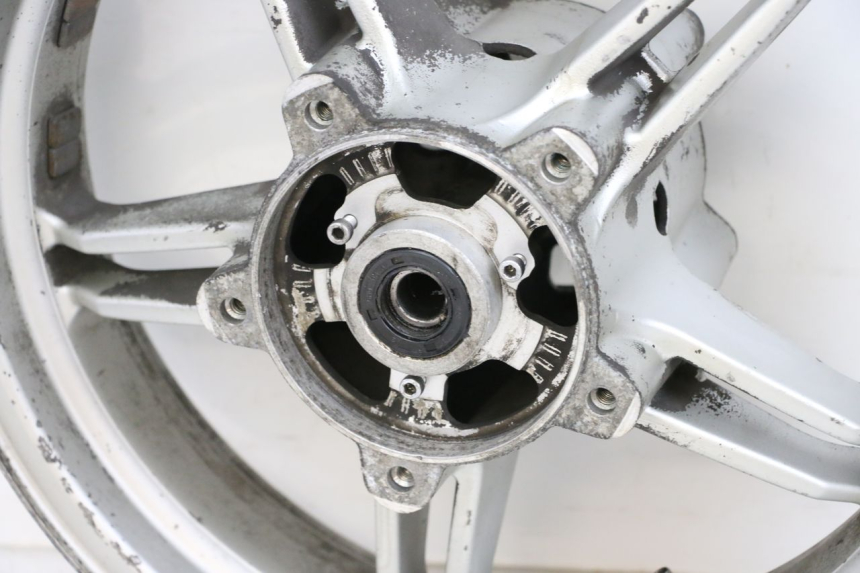 photo de FRONT RIM SUZUKI BURGMAN EXECUTIVE ABS 650 (2006 - 2012) - High-resolution close-up