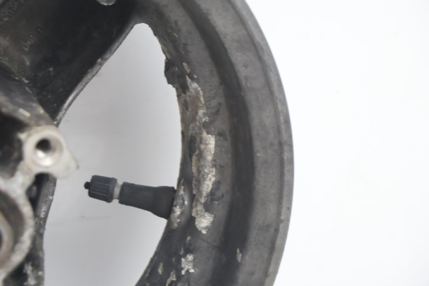 photo de FRONT WHEEL PEUGEOT BUXY 50 (1993 - 1998) - Distinctive features