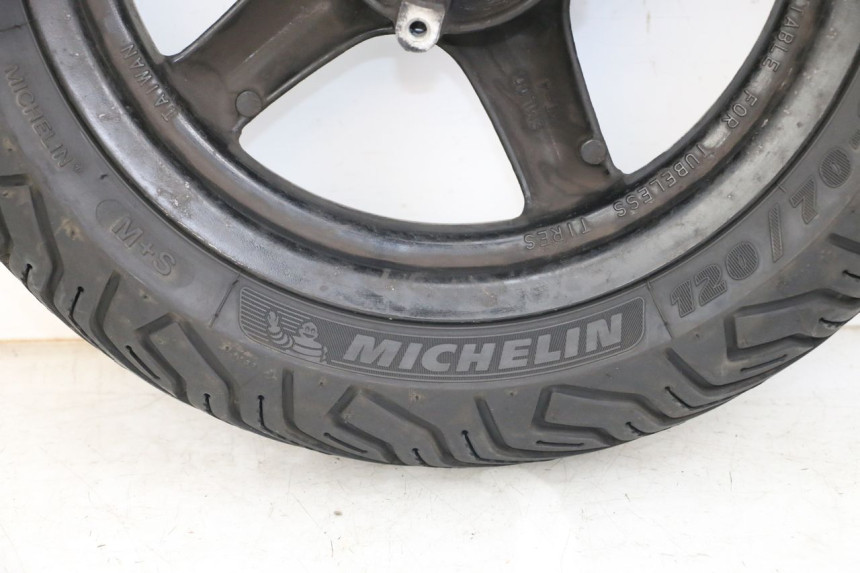 photo de FRONT RIM YAMAHA BW'S BWS 125 (2010 - 2013) - High-resolution close-up