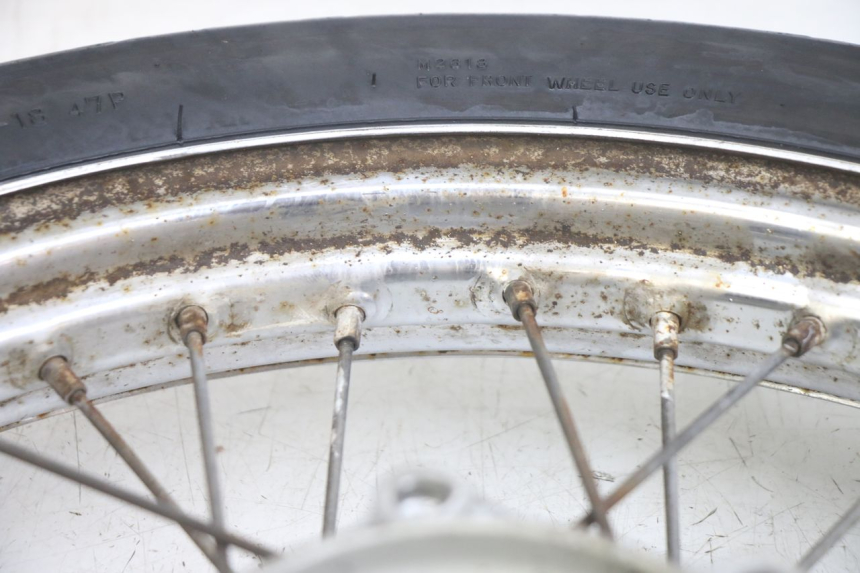 photo de FRONT WHEEL HONDA CA REBEL 125 (1995 - 2001) - Technical close-up