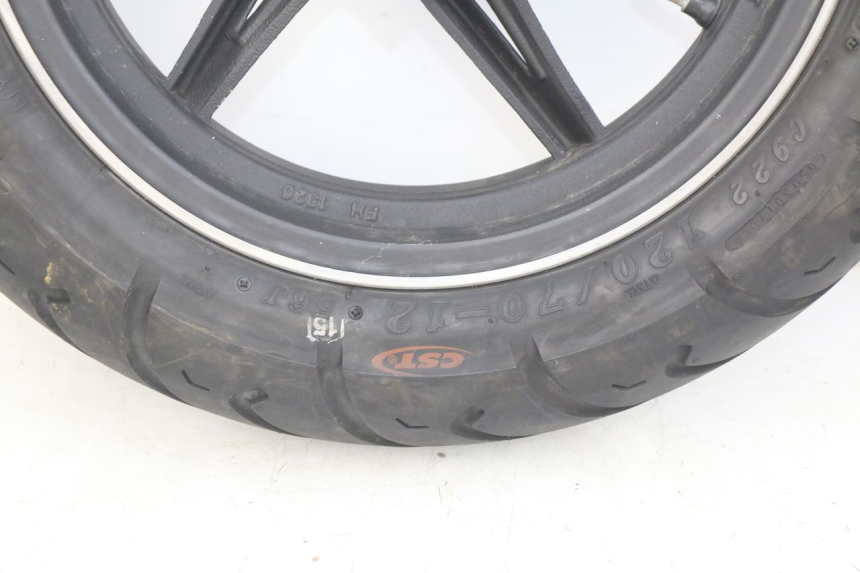 photo de FRONT WHEEL ORCAL CAVARO 4T 50 (2019 - 2023) - Fixing points details