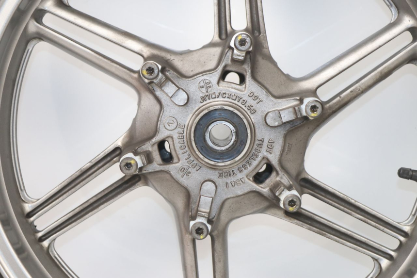 photo de FRONT WHEEL RIM HONDA CBF 500 (2004 - 2007) - Additional view of the item