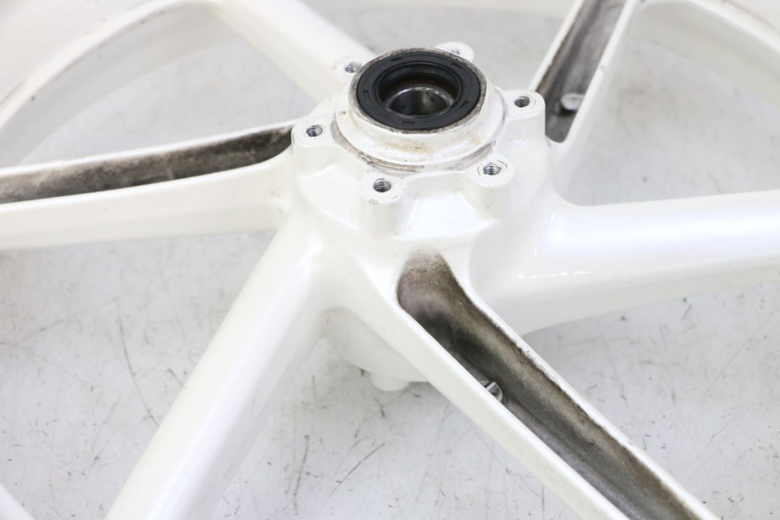 photo de FRONT WHEEL RIM HONDA CBR RR FIREBLADE 900 (1992 - 1994) - Component detail