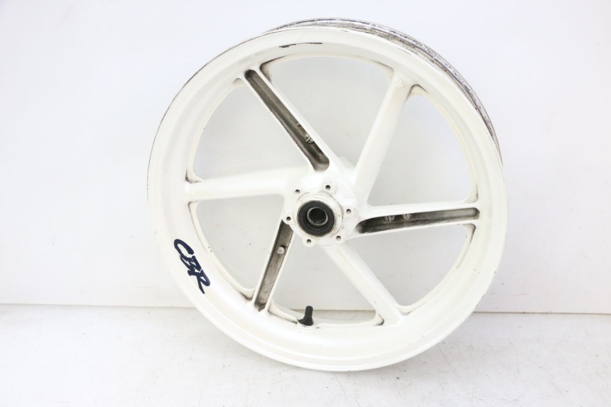 photo de FRONT WHEEL RIM HONDA CBR RR FIREBLADE 900 (1992 - 1994) - High-resolution close-up