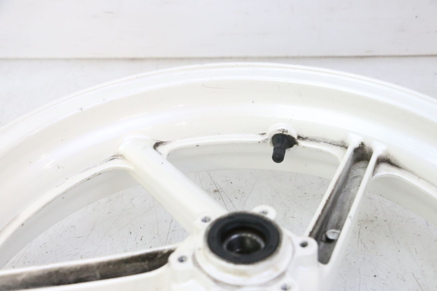 photo de FRONT WHEEL RIM HONDA CBR RR FIREBLADE 900 (1992 - 1994) - Alternative perspective
