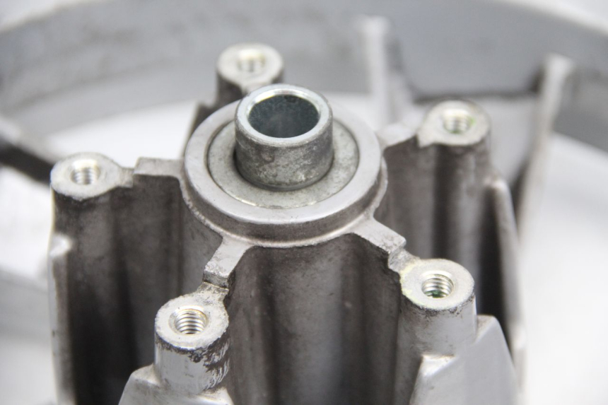 photo de FRONT WHEEL PEUGEOT CITYSTAR 50 (2013 - 2017) - Surface and material condition