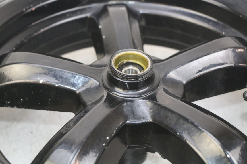 photo de FRONT WHEEL SYM CROX 4T 50 (2016 - 2023) - Zoom on usage condition