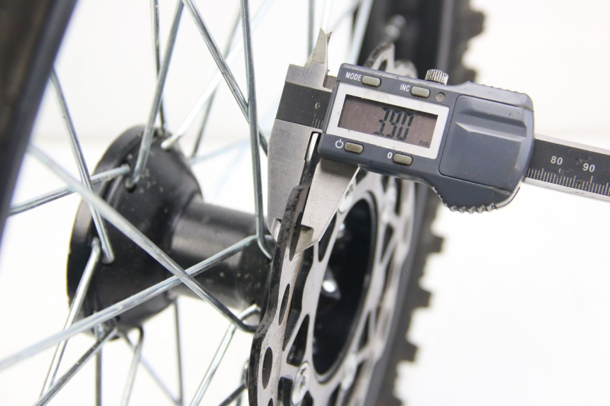 photo de FRONT WHEEL CCR DIRT BIKE 125 - Zoom on usage condition