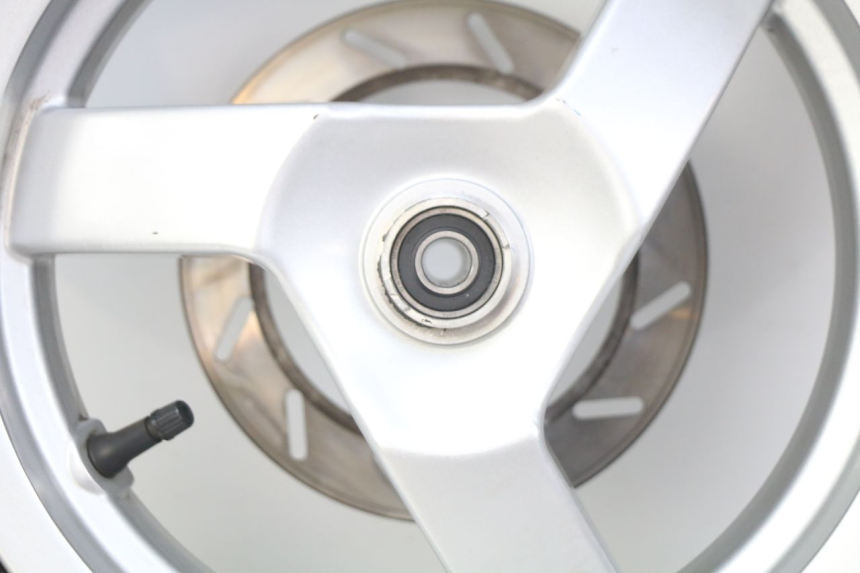 photo de FRONT WHEEL RIM PEUGEOT E-VIVACITY 1 (2012 - 2018) - Surface and material condition