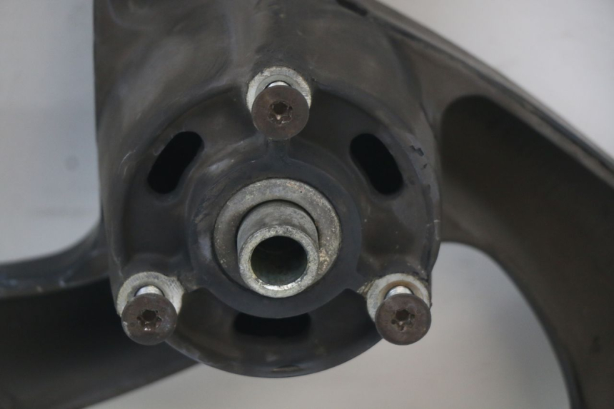 photo de FRONT WHEEL RIM PEUGEOT ELYSTAR 50 (2002 - 2014) - Surface and material condition