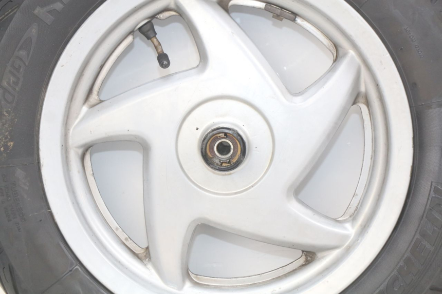 photo de FRONT WHEEL HONDA FES PANTHEON 2T 125 (1998 - 2002) - Distinctive features