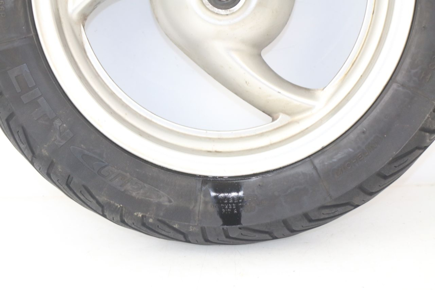 photo de FRONT RIM HONDA FES PANTHEON 125 (2003 - 2007) - High-resolution close-up