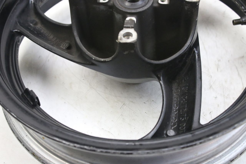 photo de FRONT WHEEL RIM HONDA FES S-WING SWING ABS 125 (2007 - 2015) - Zoom on usage condition