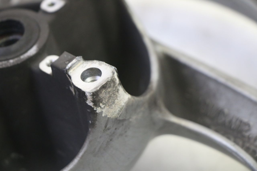 photo de FRONT WHEEL RIM HONDA FES S-WING SWING ABS 125 (2007 - 2015) - Distinctive features