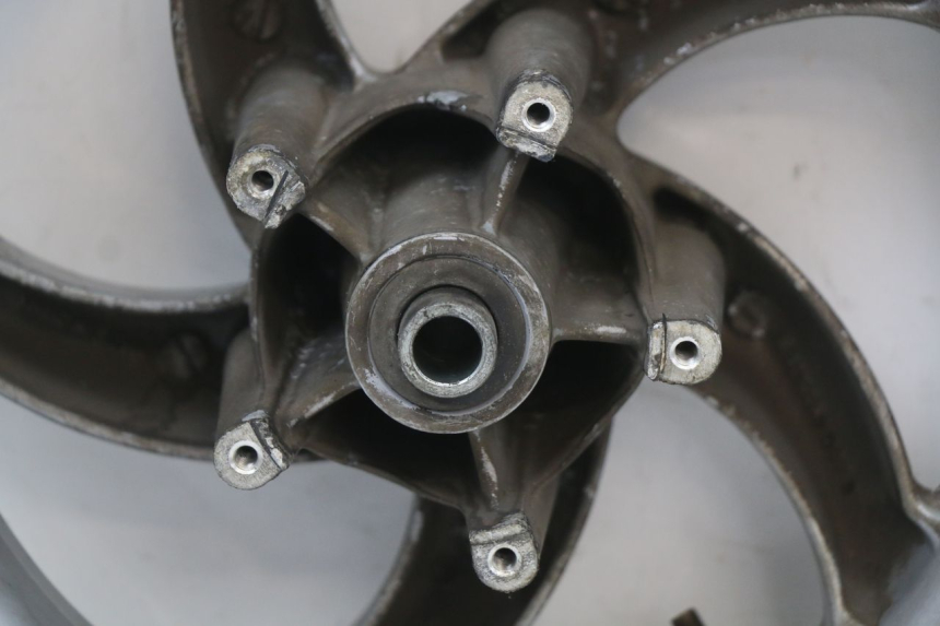 photo de FRONT WHEEL PIAGGIO FLY 2T 50 (2004 - 2017) - Surface and material condition