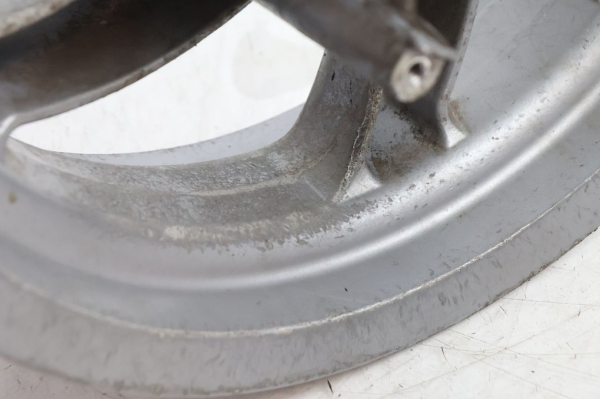 photo de FRONT WHEEL PIAGGIO FLY 2T 50 (2004 - 2017) - Focus on structure