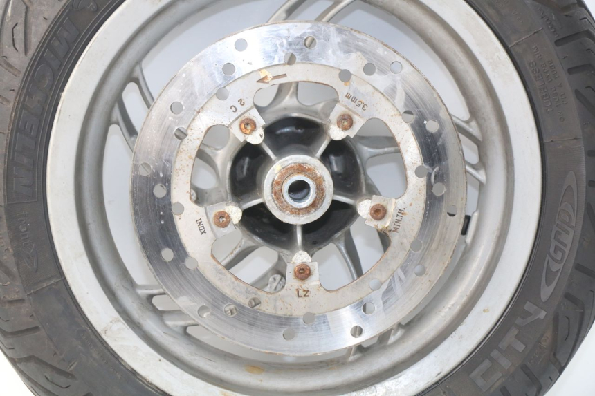 photo de FRONT RIM PIAGGIO FLY IE 125 (2012 - 2017) - High-resolution close-up