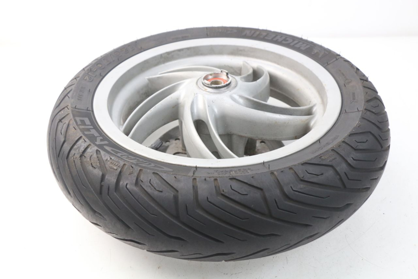 photo de FRONT RIM PIAGGIO FLY IE 125 (2012 - 2017) - Fixing points details