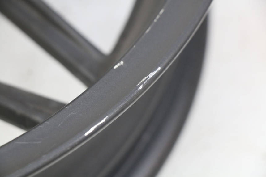 photo de FRONT WHEEL RIM HONDA FORZA 125 (2015 - 2016) - Technical close-up