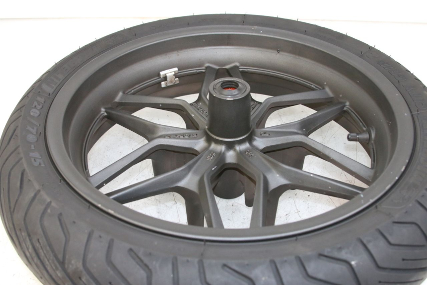 photo de FRONT WHEEL RIM HONDA FORZA 125 (2015 - 2016) - Alternative perspective