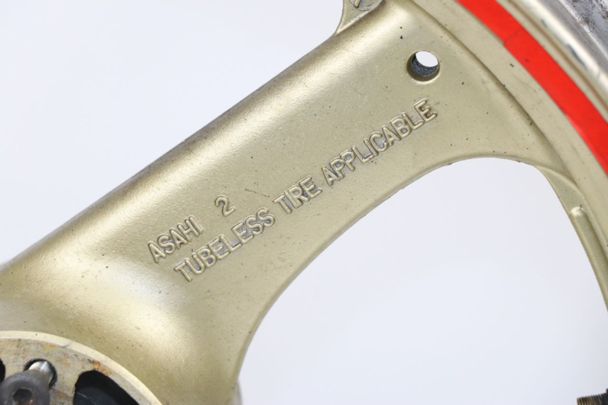 photo de FRONT RIM SUZUKI GSX F GSXF 750 (1988 - 1998) - Technical close-up