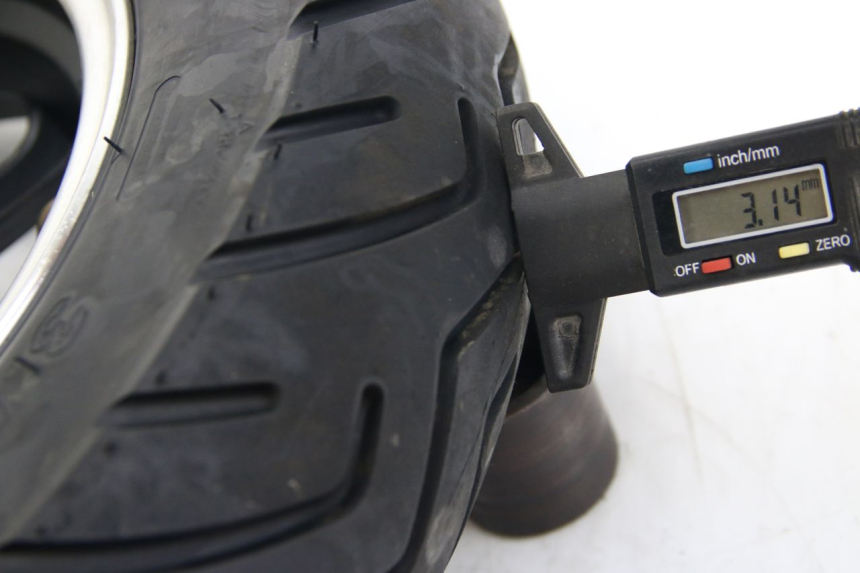 photo de FRONT WHEEL RIM JM MOTORS GT LINE 4T 50 (2021 - 2023) - Zoom on usage condition