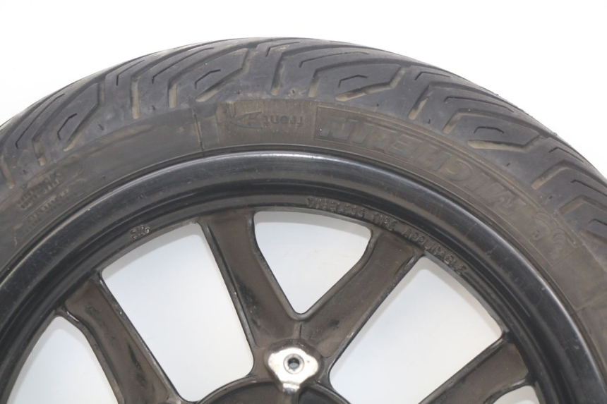 photo de FRONT WHEEL RIM SYM GTS EFI 125 (2012 - 2016) - High-resolution close-up