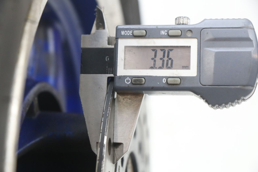 photo de FRONT WHEEL RIM KEEWAY HURRICANE 50 (2006 - 2019) - Zoom on usage condition