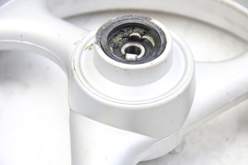 photo de FRONT WHEEL RIM REVATTO IMPERATOR 125 (2007 - 2015) - High-resolution close-up