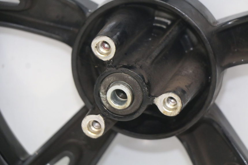 photo de FRONT WHEEL RIM PEUGEOT KISBEE 2T 50 (2010 - 2017) - Technical close-up