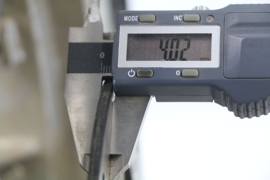 photo de FRONT RIM PEUGEOT KISBEE 4T 50 (2010 - 2017) - Zoom on usage condition