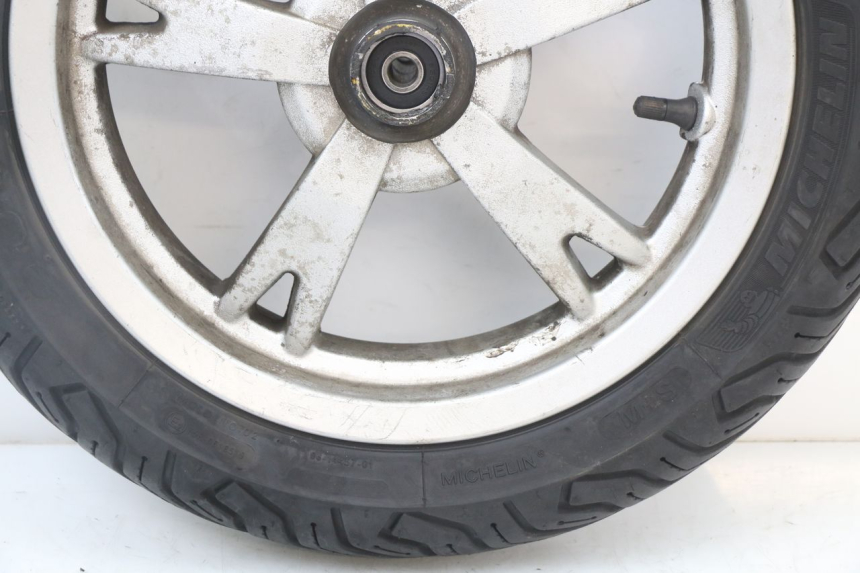 photo de FRONT WHEEL RIM PEUGEOT KISBEE 4T 50 (2018 - 2022) - Zoom on usage condition