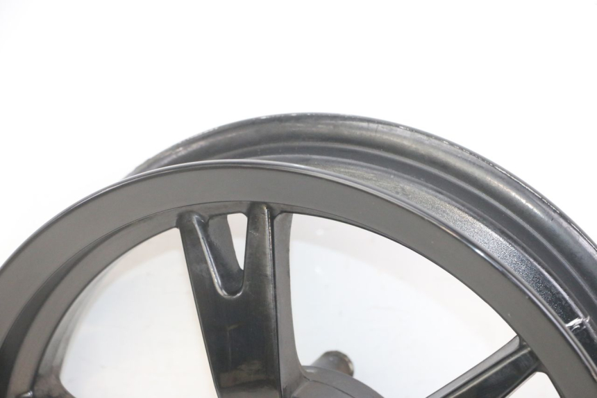 photo de FRONT WHEEL RIM PEUGEOT KISBEE 4T 50 (2018 - 2022) - Fixing points details