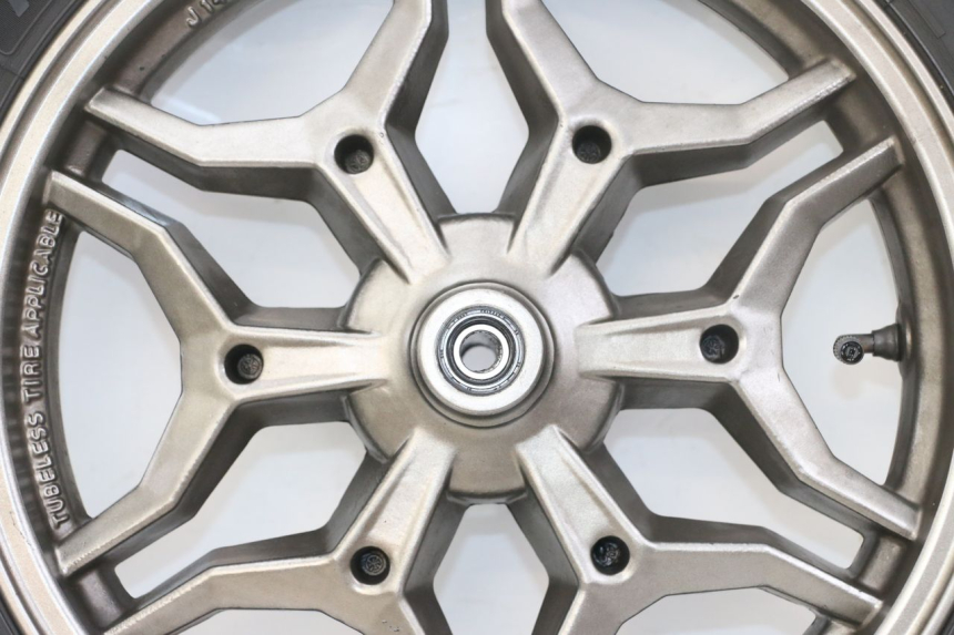 photo de FRONT WHEEL KYMCO X-TOWN XTOWN 125 (2016 - 2021) - Surface and material condition