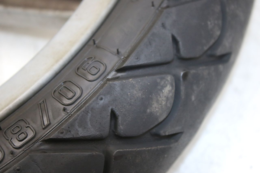 photo de FRONT WHEEL PIAGGIO LIBERTY 4T 50 (2004 - 2008) - Zoom on usage condition